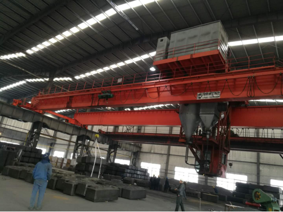 焙燒吸卸料天車有哪些優(yōu)勢？